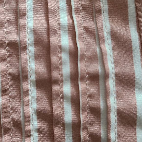 Peach coloured top - Picture 3 of 8